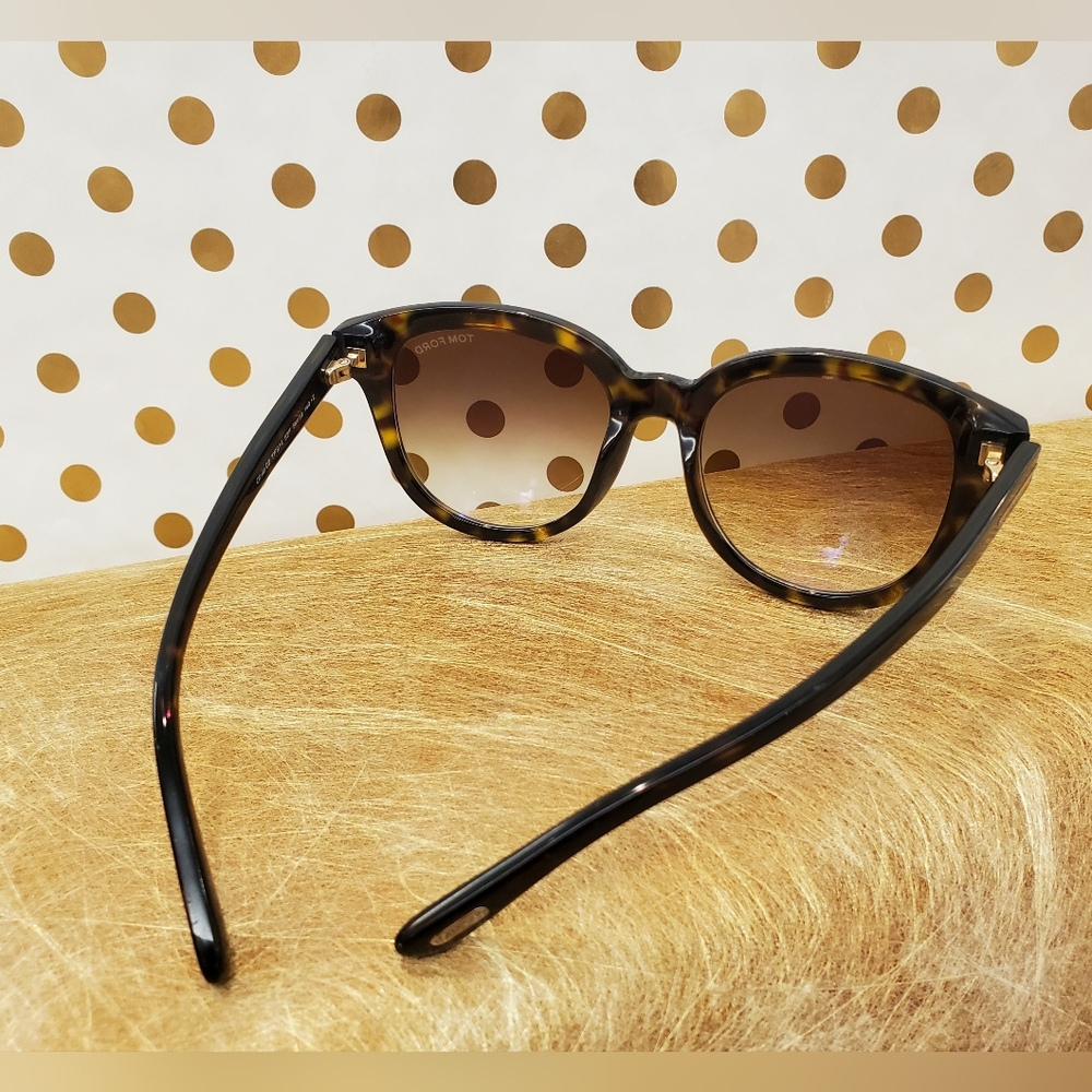 ποΈ TOM FORD Olivia-02 TF914 52F Dark Havana Sunglasses - Picture 7 of 10